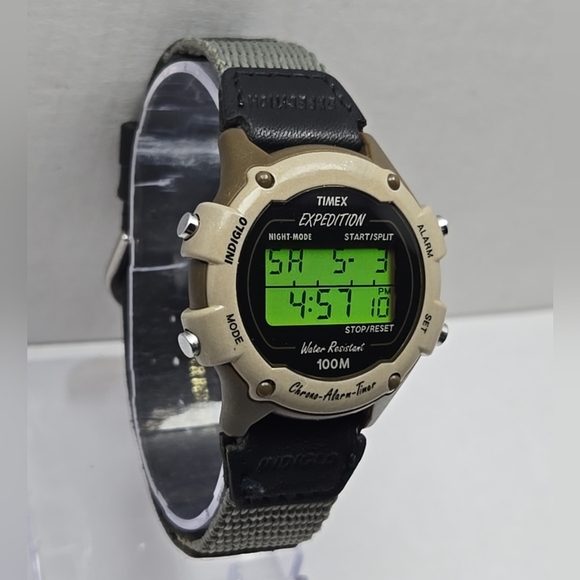 (Vintage) 1999 Timex Expedition Women's Watch with Leather and Canvas Strap - Picture 3 of 12